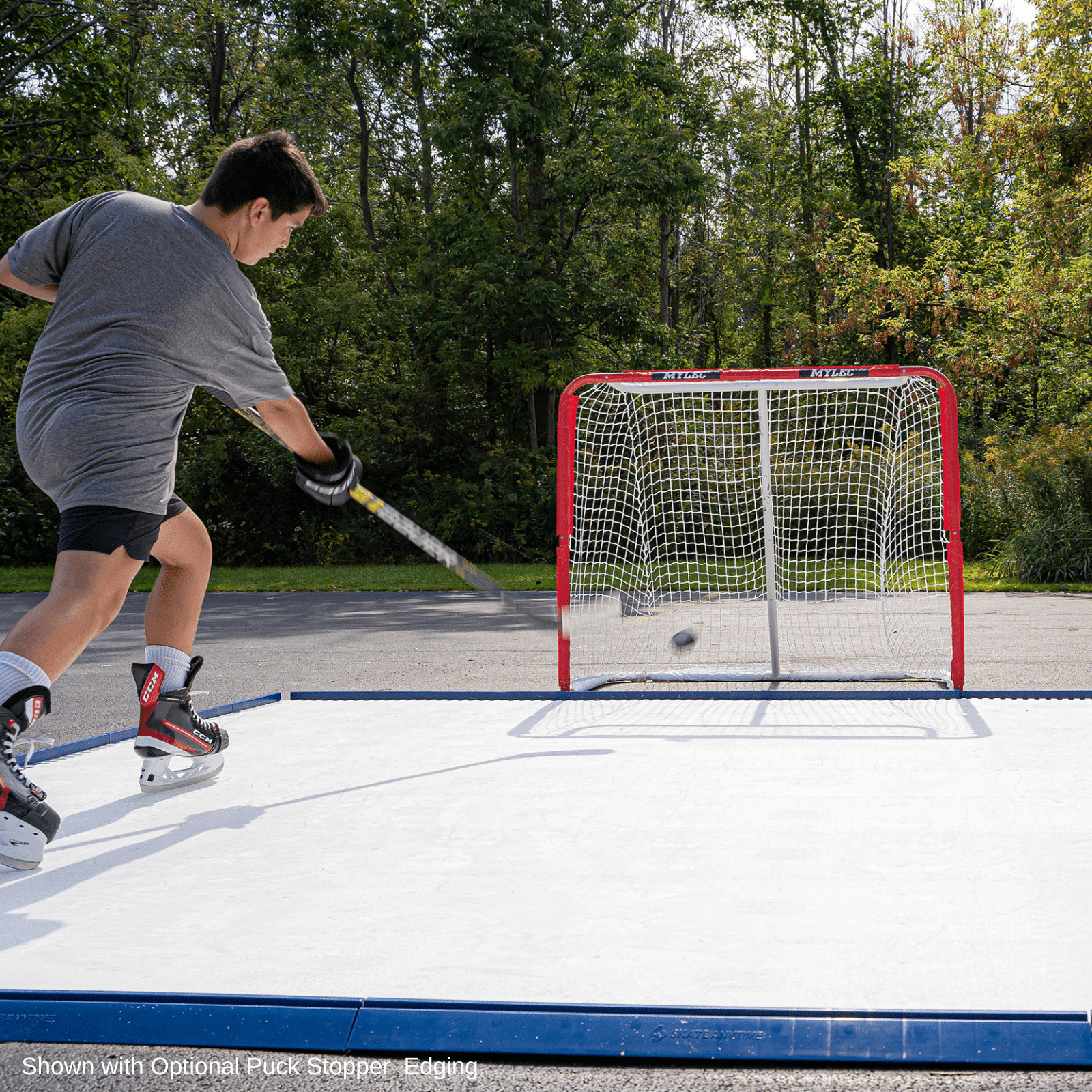 Synthetic Ice Rink - Deluxe Rink (Size: 10'x10') Train like a pro on the 10'x10' Deluxe Rink equipped with Skate Anytime Synthetic Ice. Perfect for honing your skills and enjoying immersive hockey practice